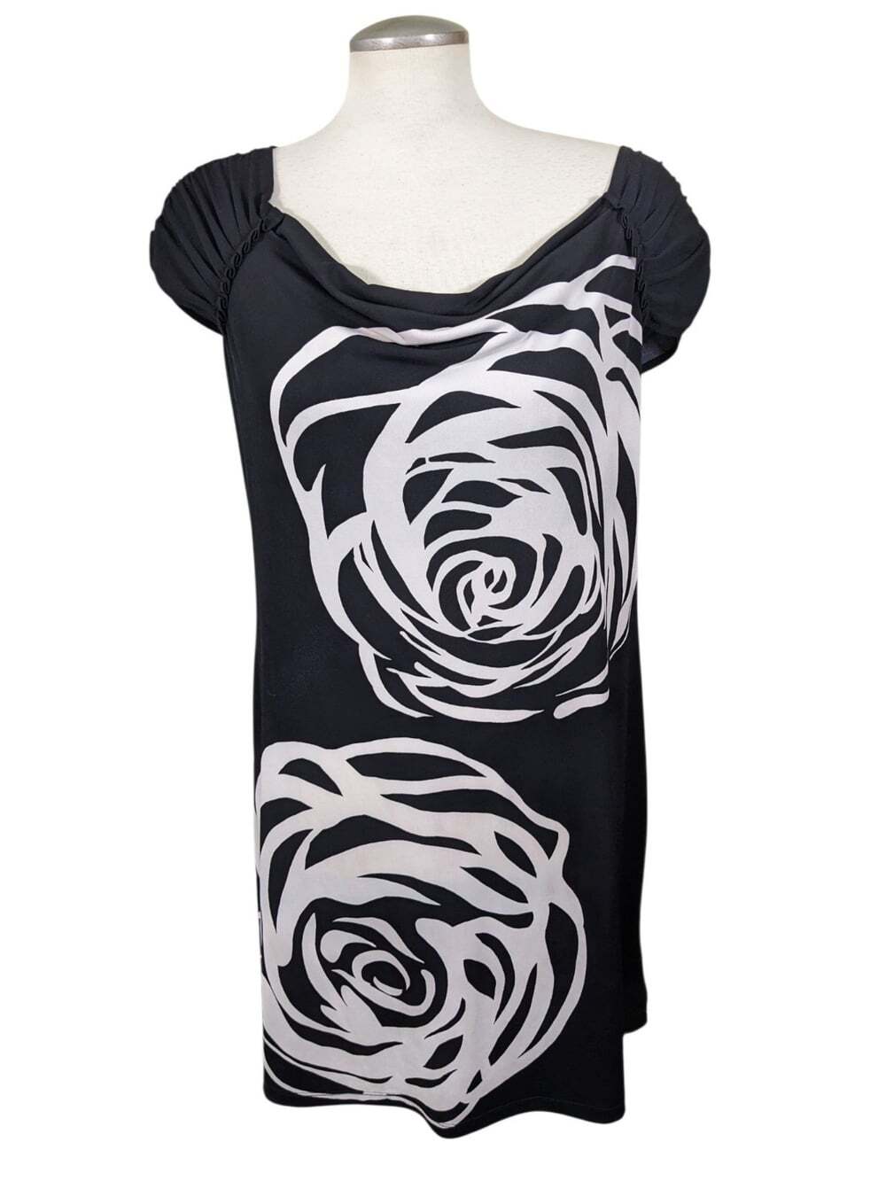 Rickis Dress Black White Large Rose Pattern Ruched Shoulders Office Career Shift